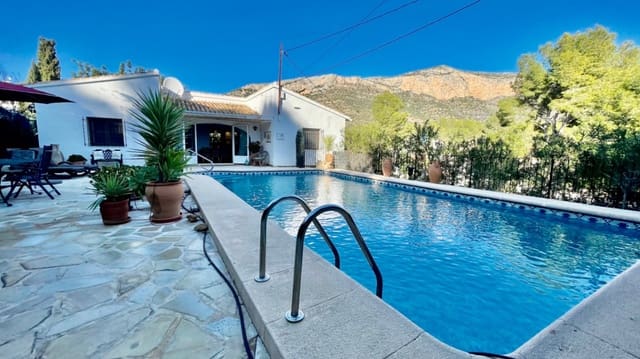 5 sypialnia Finka/Dom wiejski na sprzedaż w Javea / Xàbia z basenem - 725 000 € (Ref: 9731965)