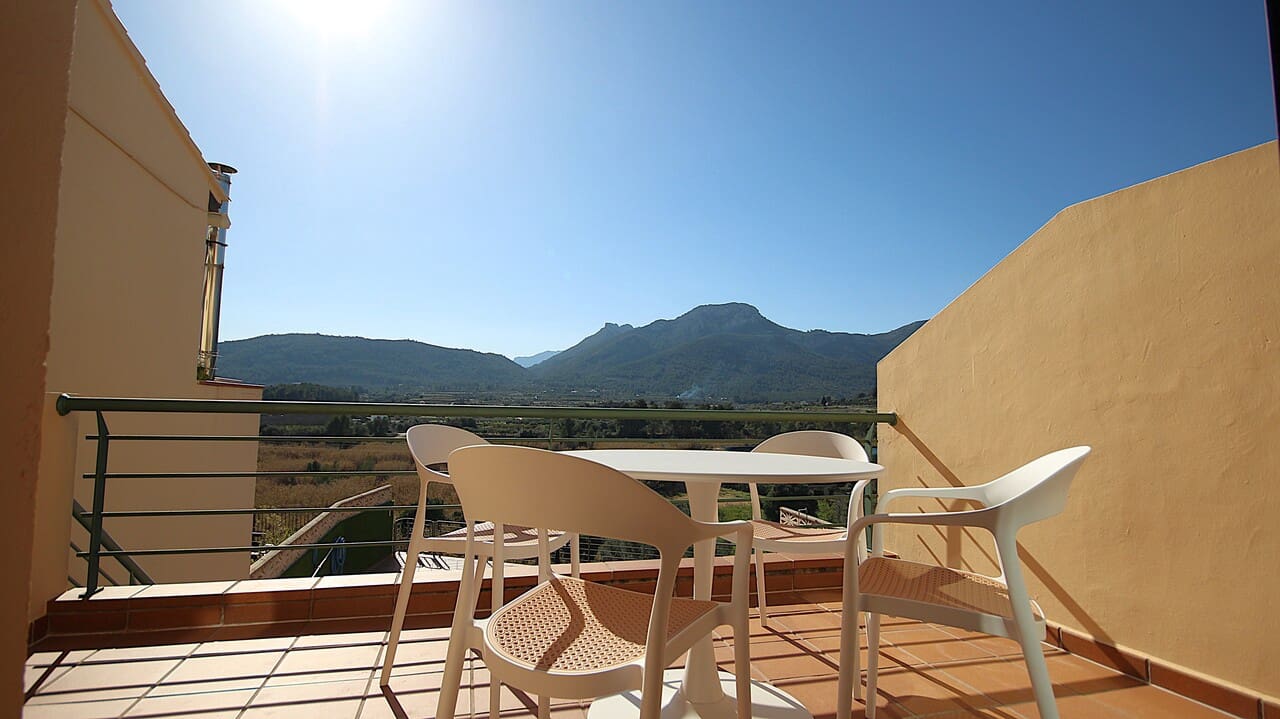 3 bedroom Apartment for sale in Jalon / Xalo with pool - € 308,000 (Ref: 9731967)