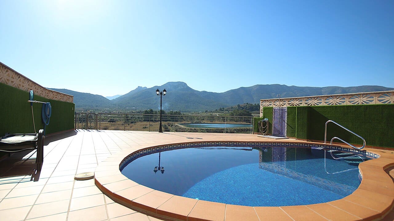 3 bedroom Apartment for sale in Jalon / Xalo with pool - € 308,000 (Ref: 9731967)