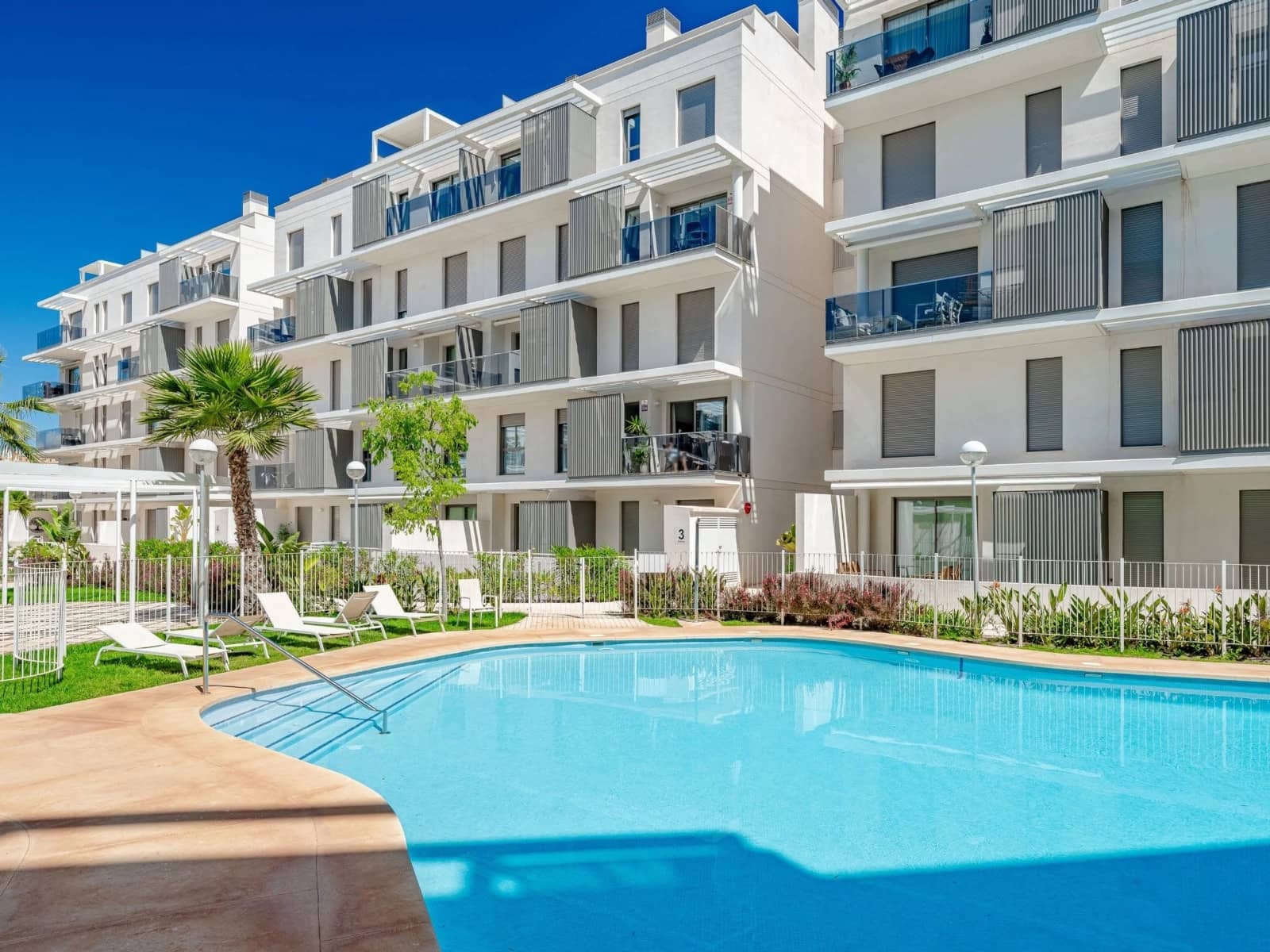 4 bedroom Apartment for sale in Denia with pool - € 430,000 (Ref: 9731968)