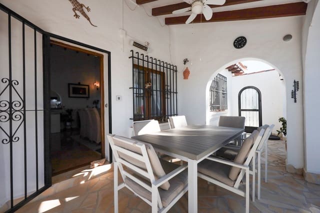 Chalet de 4 habitaciones en Monte Pego, Pego en venta con piscina - 450.000 € (Ref: 9731969)