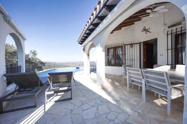 Chalet de 4 habitaciones en Monte Pego, Pego en venta con piscina - 450.000 € (Ref: 9731969)