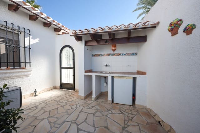 Chalet de 4 habitaciones en Monte Pego, Pego en venta con piscina - 450.000 € (Ref: 9731969)