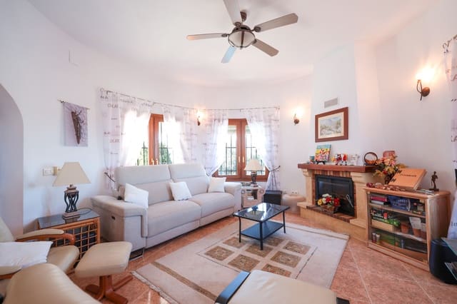 Chalet de 4 habitaciones en Monte Pego, Pego en venta con piscina - 450.000 € (Ref: 9731969)