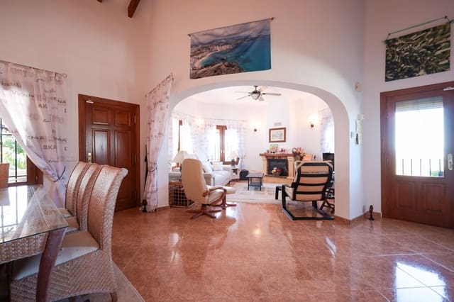 Chalet de 4 habitaciones en Monte Pego, Pego en venta con piscina - 450.000 € (Ref: 9731969)