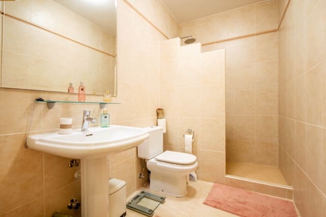 Adosado de 3 habitaciones en Ráfol de Almunia en venta con piscina - 245.000 € (Ref: 9731994)