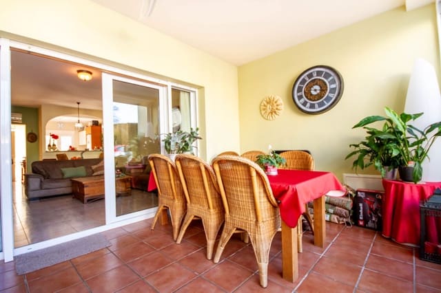 Adosado de 3 habitaciones en Ráfol de Almunia en venta con piscina - 245.000 € (Ref: 9731994)