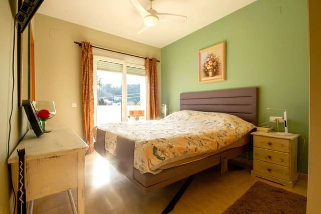 Adosado de 3 habitaciones en Ráfol de Almunia en venta con piscina - 245.000 € (Ref: 9731994)