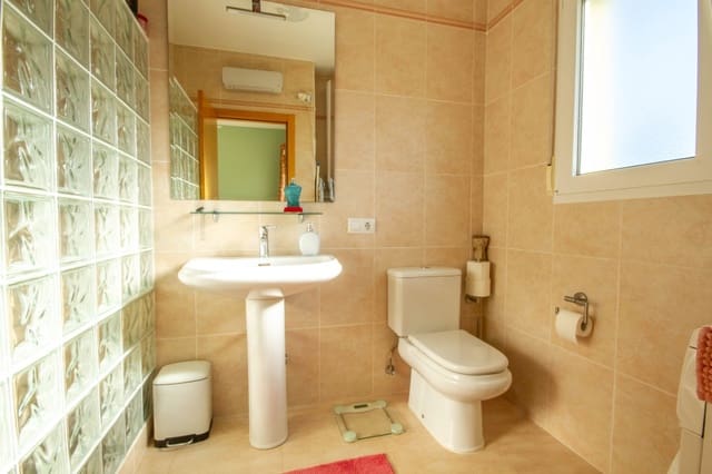 Adosado de 3 habitaciones en Ráfol de Almunia en venta con piscina - 245.000 € (Ref: 9731994)