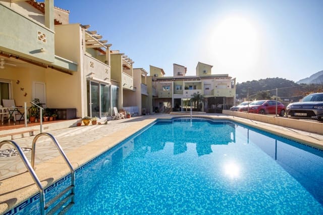 Adosado de 3 habitaciones en Ráfol de Almunia en venta con piscina - 245.000 € (Ref: 9731994)