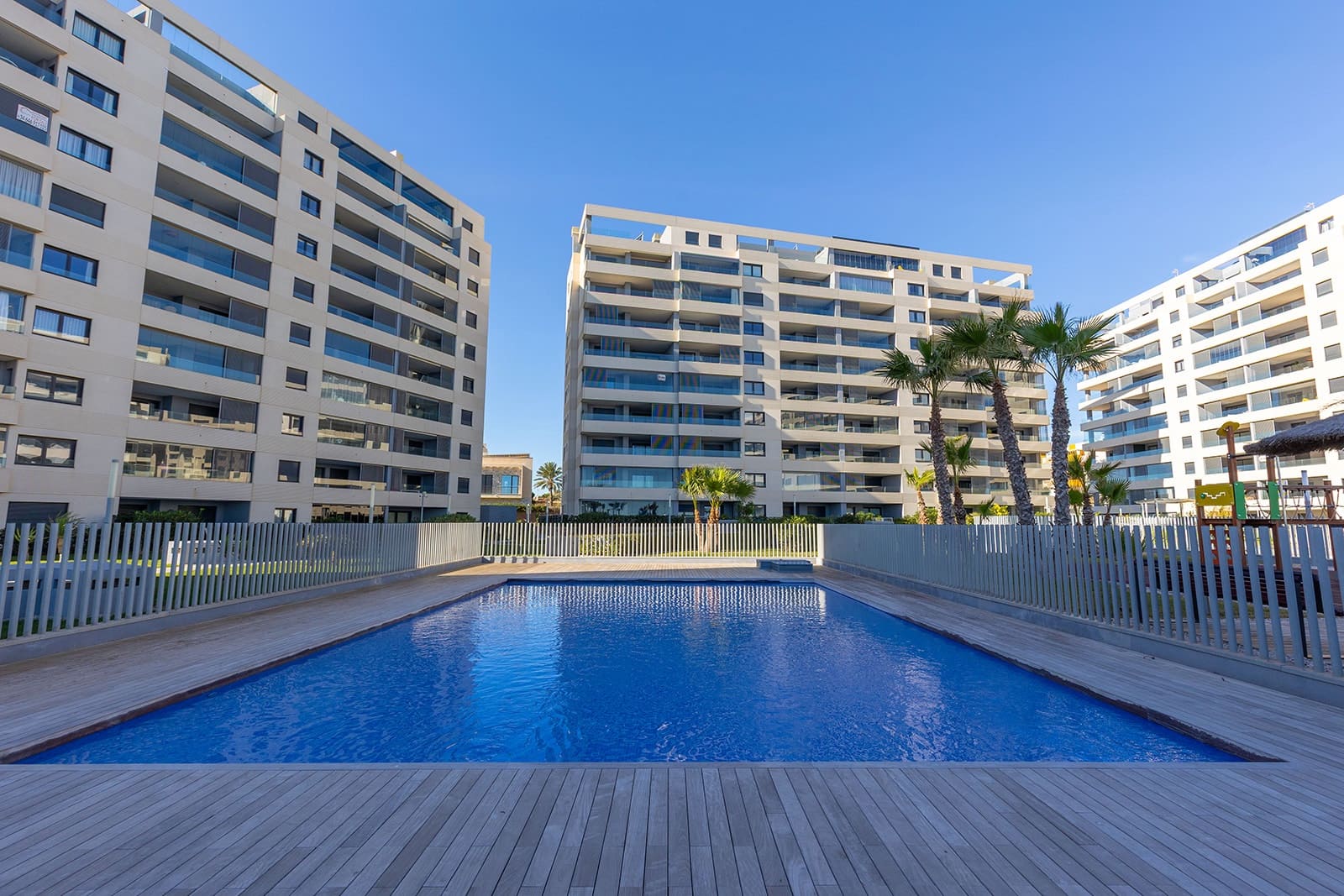 2 chambre Appartement à vendre à Torrevieja - 765 000 € (Ref: 9745264)