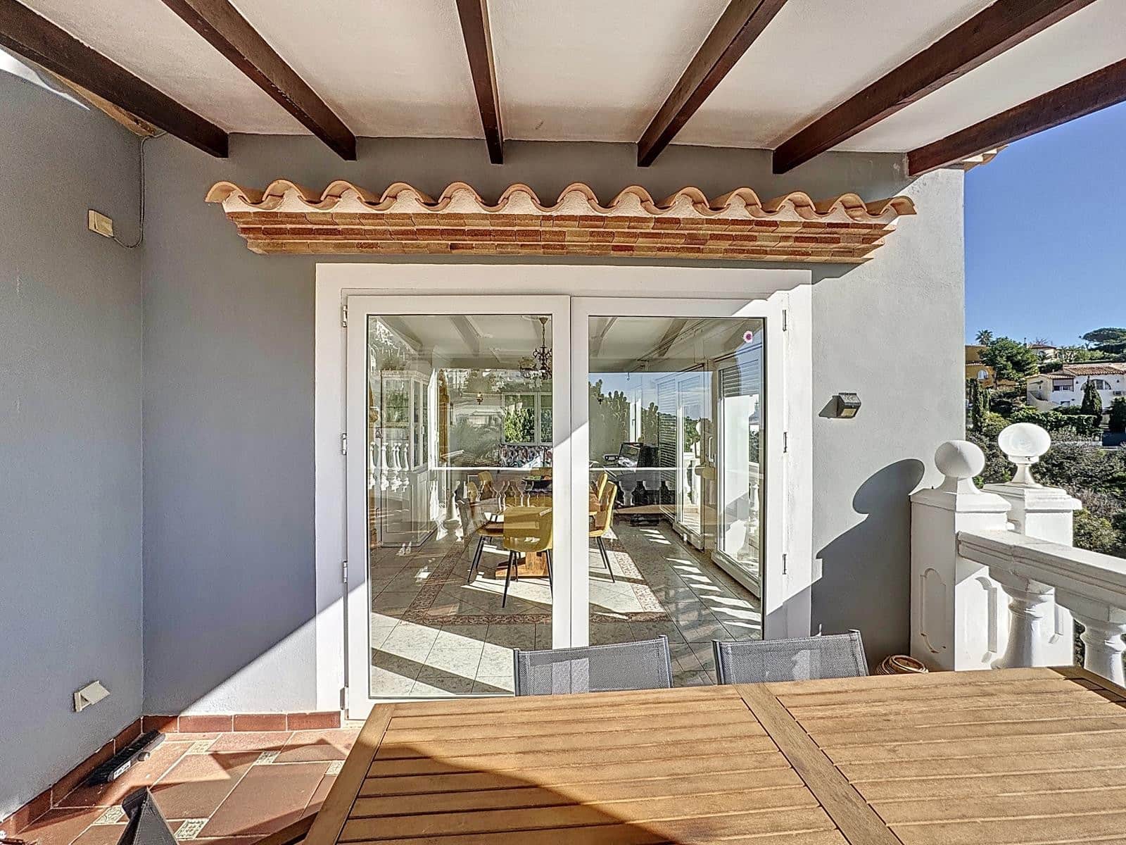 3 bedroom Villa for sale in Moraira with pool - € 680,000 (Ref: 9745265)
