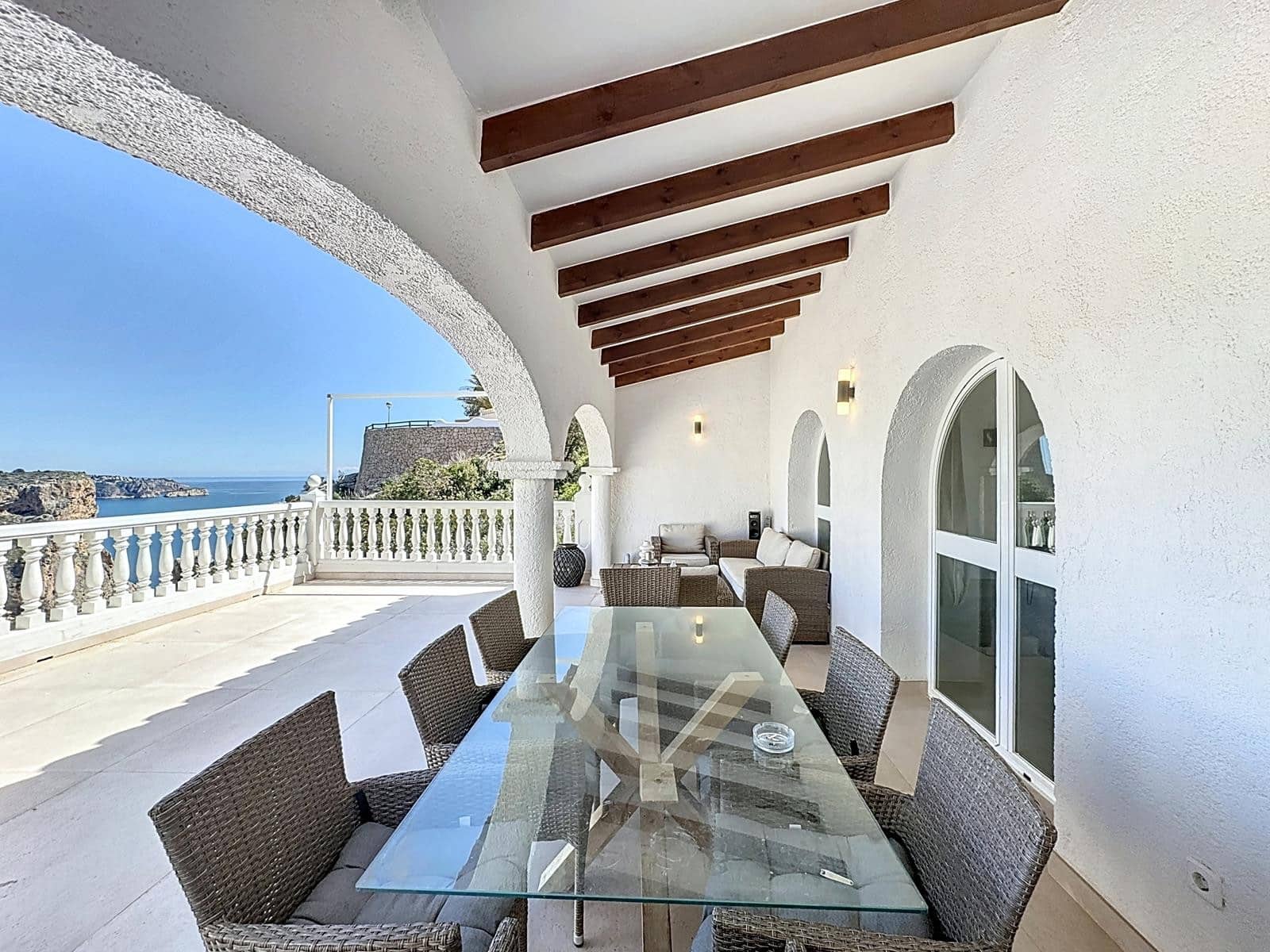 4 bedroom Villa for sale in Moraira with pool - € 765,000 (Ref: 9745266)