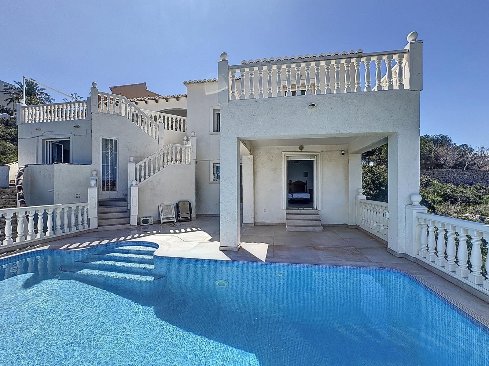 4 bedroom Villa for sale in Moraira with pool - € 765,000 (Ref: 9745266)
