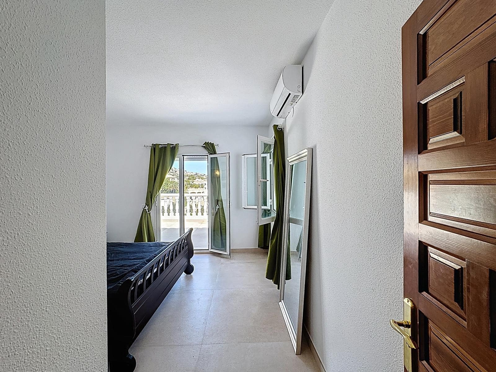 4 bedroom Villa for sale in Moraira with pool - € 765,000 (Ref: 9745266)