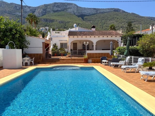 5 quarto Moradia para venda em Dénia com piscina - 695 000 € (Ref: 9745272)