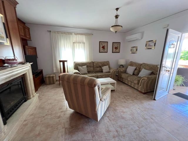 5 quarto Moradia para venda em Dénia com piscina - 695 000 € (Ref: 9745272)