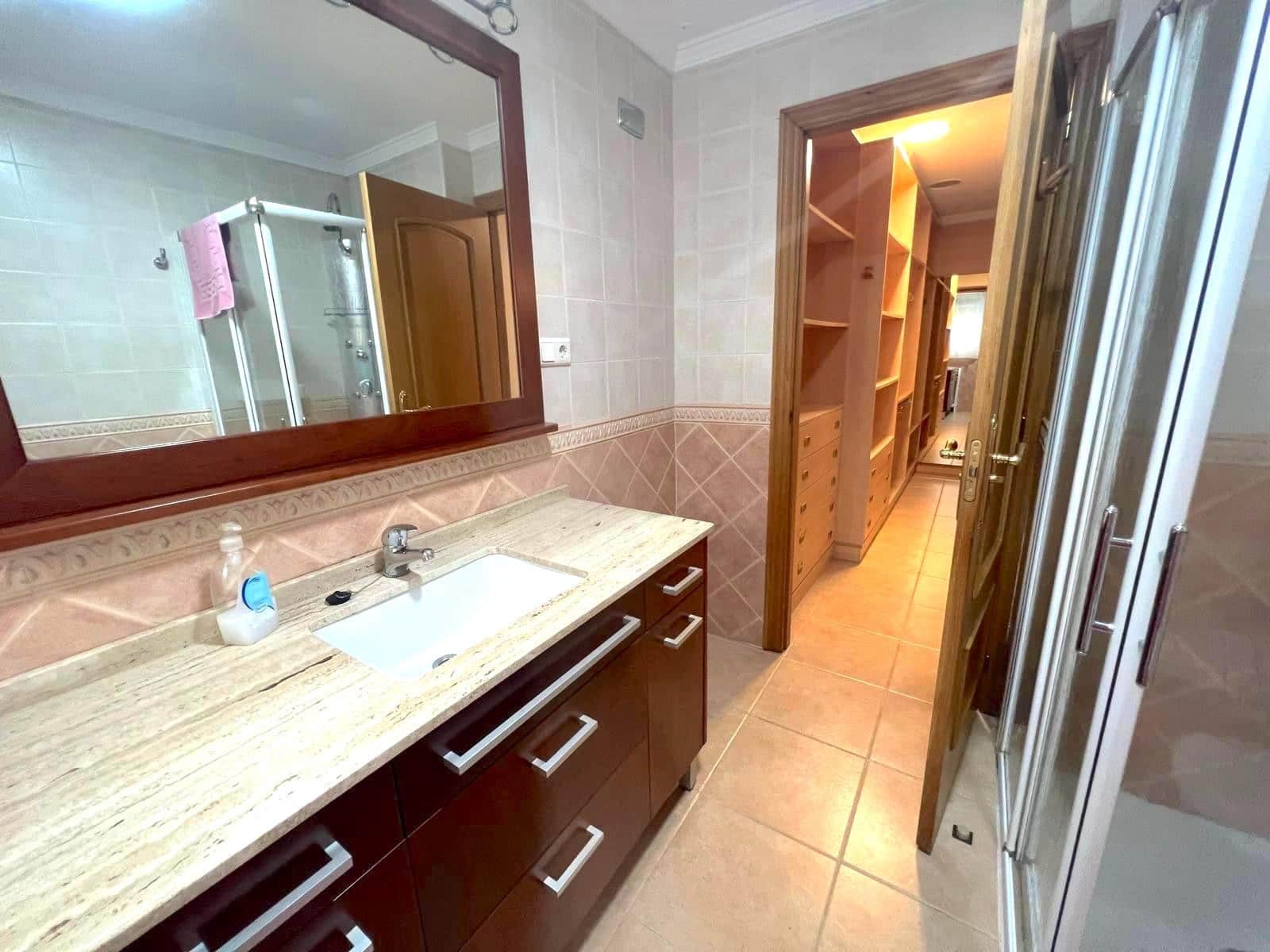 5 bedroom Villa for sale in Denia with pool - € 695,000 (Ref: 9745272)