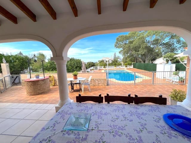 5 quarto Moradia para venda em Dénia com piscina - 695 000 € (Ref: 9745272)