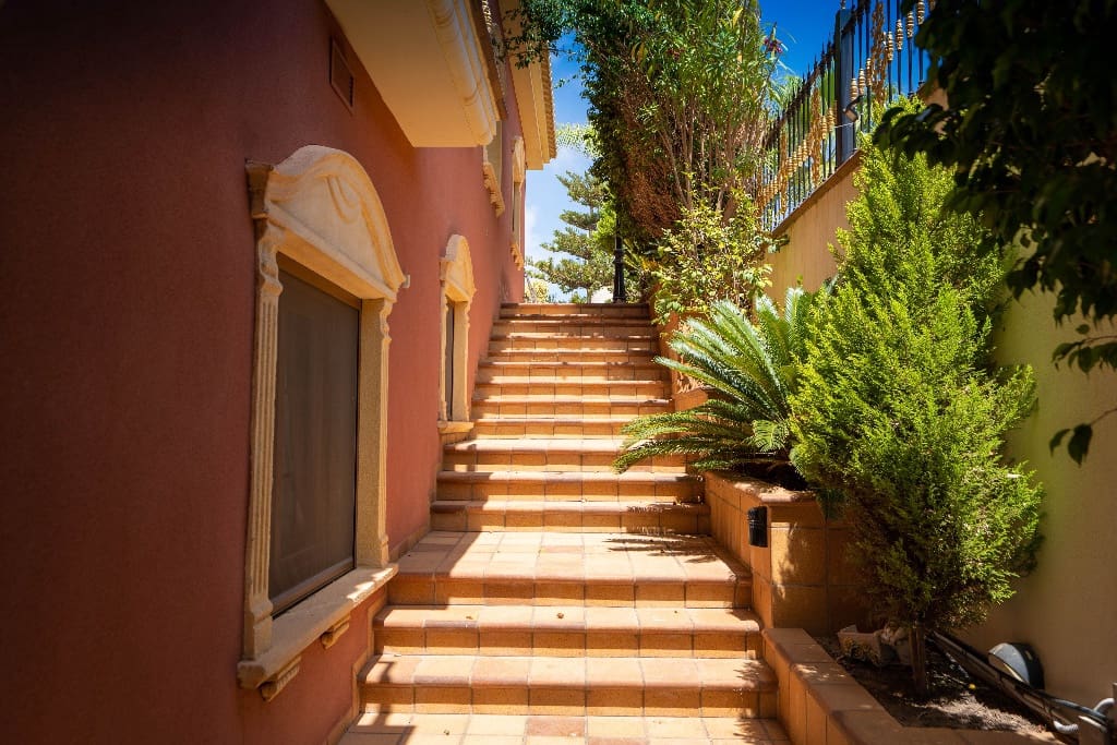 7 sypialnia Willa na sprzedaż w Campoamor - 1 500 000 € (Ref: 9770545)