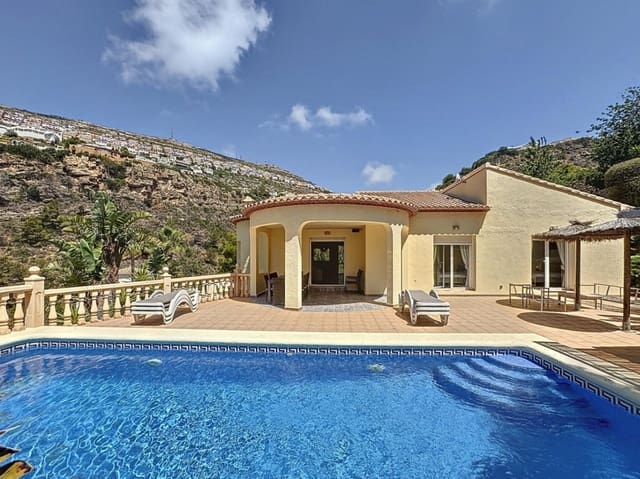 5 soverom Villa til salgs i Moraira, Teulada-Moraira med svømmebasseng - € 725 000 (Ref: 9770549)