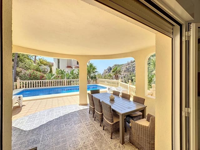 5 soverom Villa til salgs i Moraira, Teulada-Moraira med svømmebasseng - € 725 000 (Ref: 9770549)