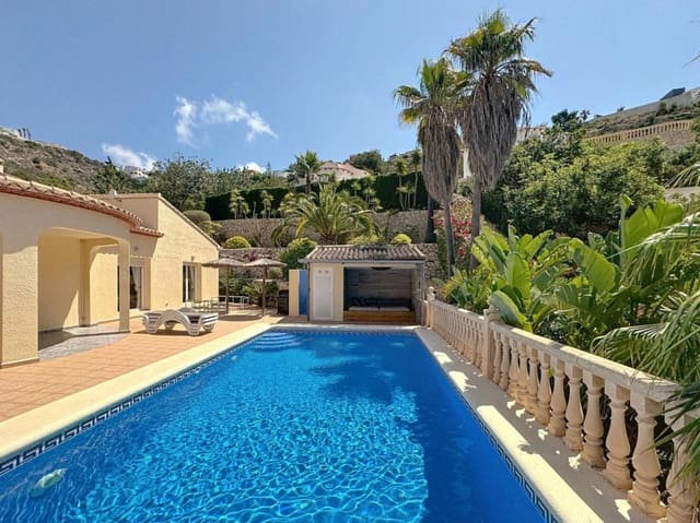 5 soverom Villa til salgs i Moraira, Teulada-Moraira med svømmebasseng - € 725 000 (Ref: 9770549)