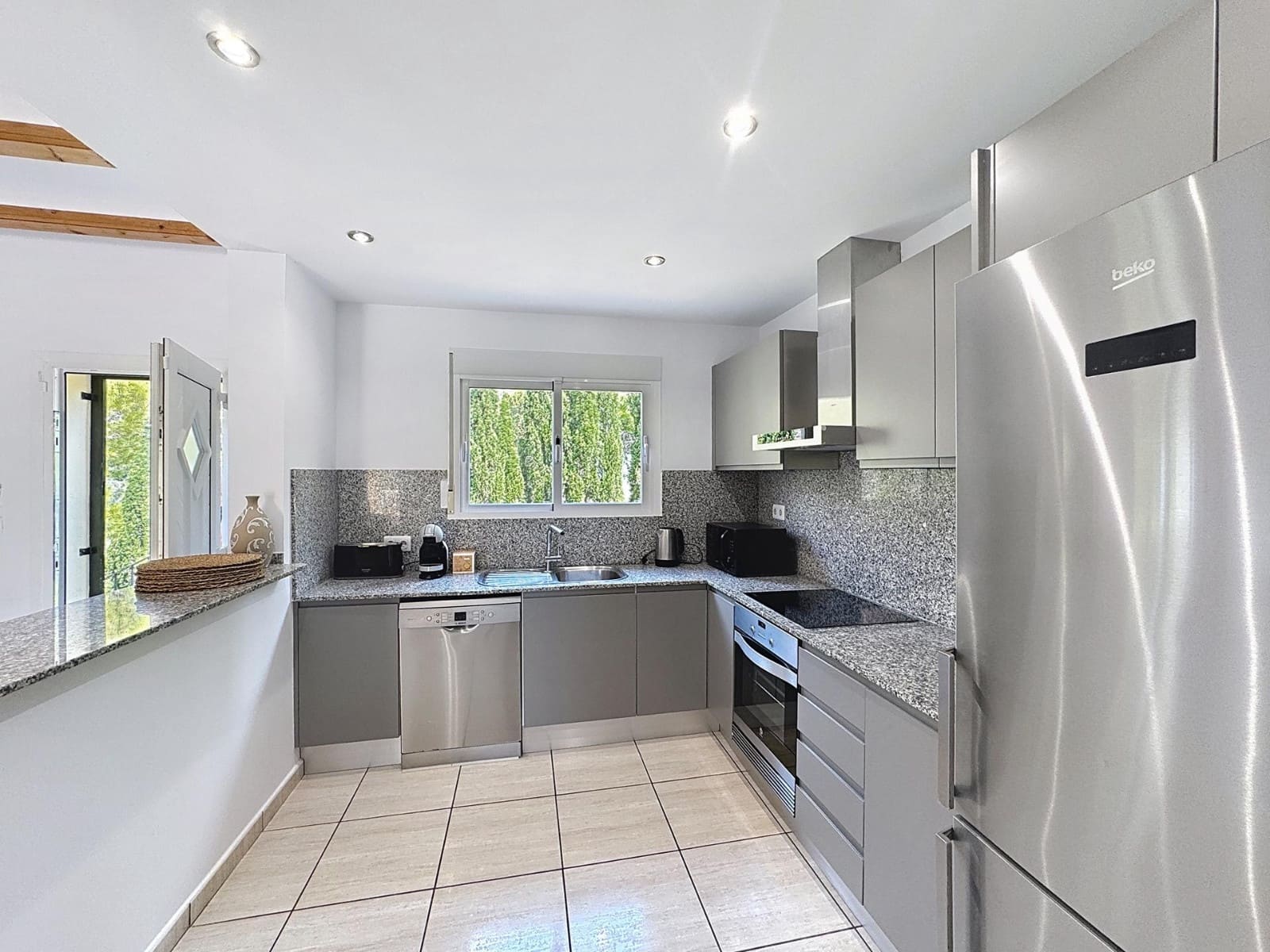 5 soverom Villa til salgs i Moraira med svømmebasseng - € 725 000 (Ref: 9770549)