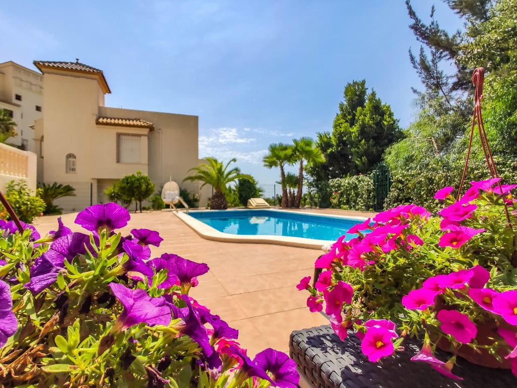 4 bedroom Villa for sale in Las Ramblas Golf - € 495,000 (Ref: 9770900)