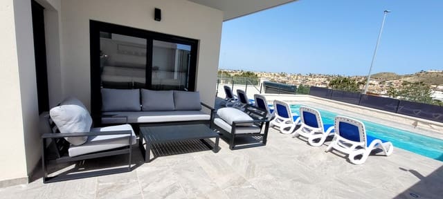 3 slaapkamer Villa voor vakantieverhuur in Benijófar met zwembad garage - € 980 (Ref: 9771855)