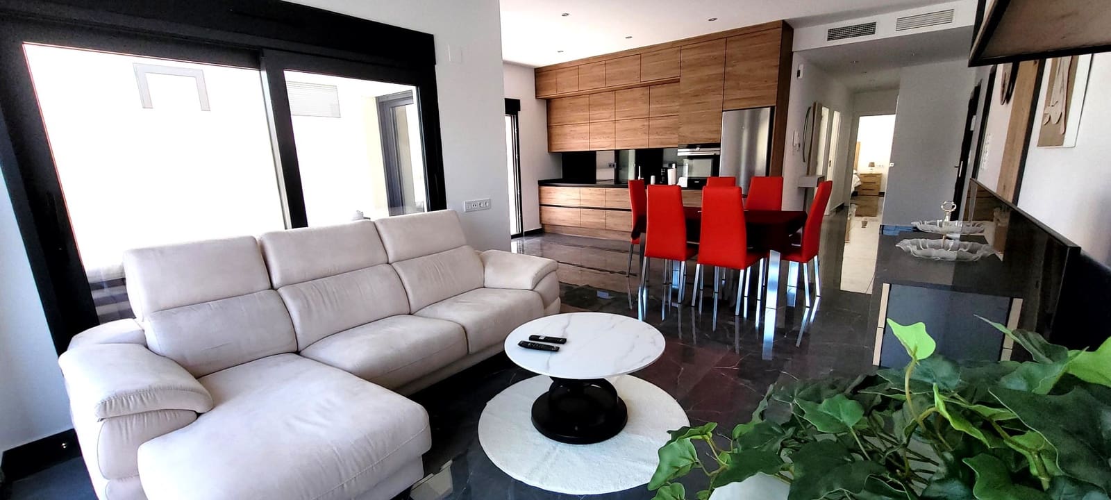 3 slaapkamer Villa voor vakantieverhuur in Benijofar met zwembad garage - € 980 (Ref: 9771855)