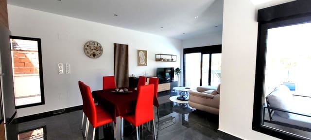 3 slaapkamer Villa voor vakantieverhuur in Benijófar met zwembad garage - € 980 (Ref: 9771855)