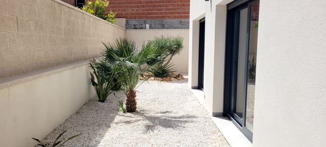 3 slaapkamer Villa voor vakantieverhuur in Benijófar met zwembad garage - € 980 (Ref: 9771855)