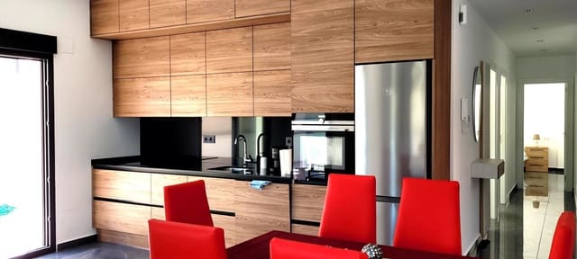 3 slaapkamer Villa voor vakantieverhuur in Benijófar met zwembad garage - € 980 (Ref: 9771855)