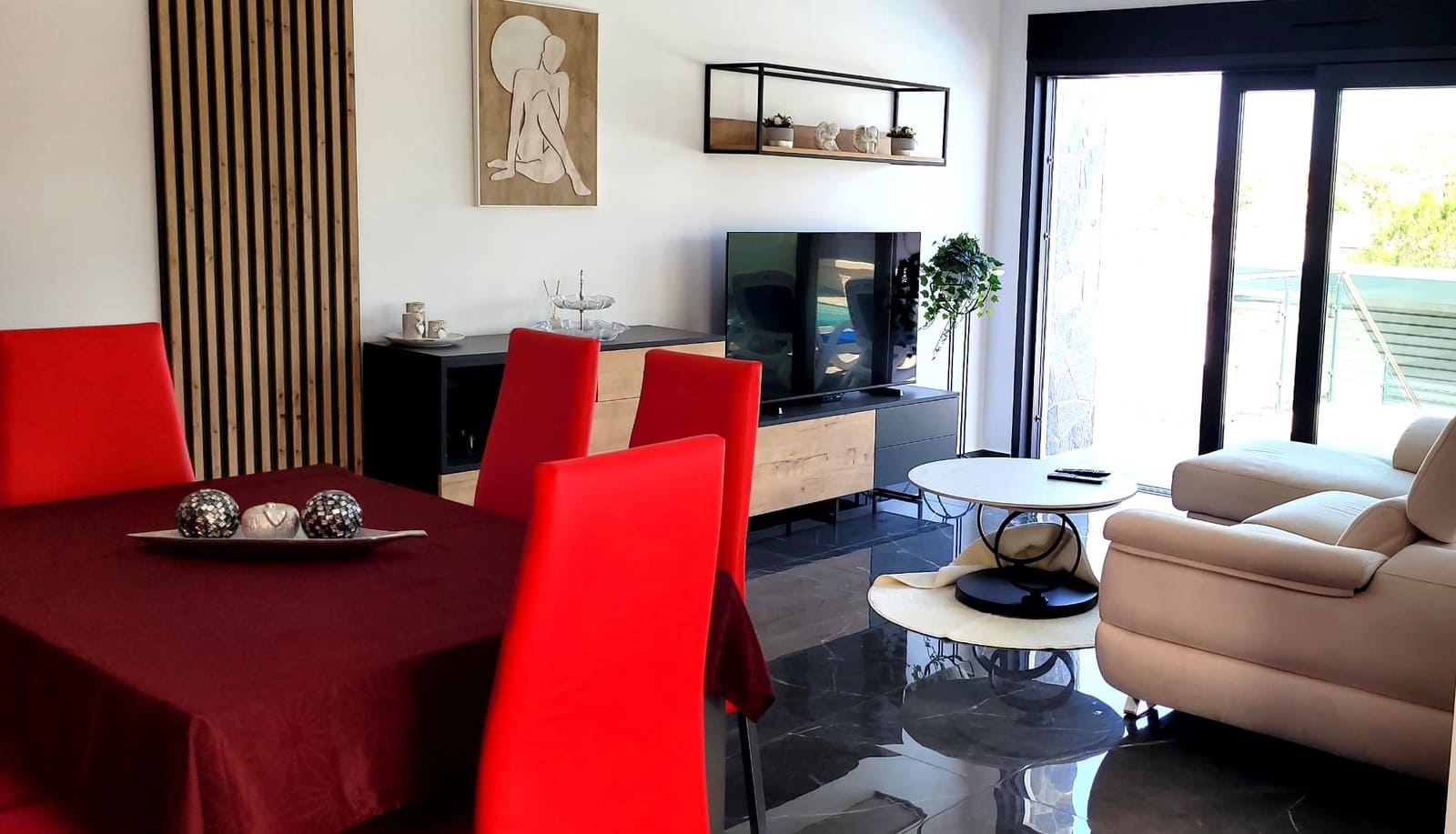 3 slaapkamer Villa voor vakantieverhuur in Benijofar met zwembad garage - € 980 (Ref: 9771855)