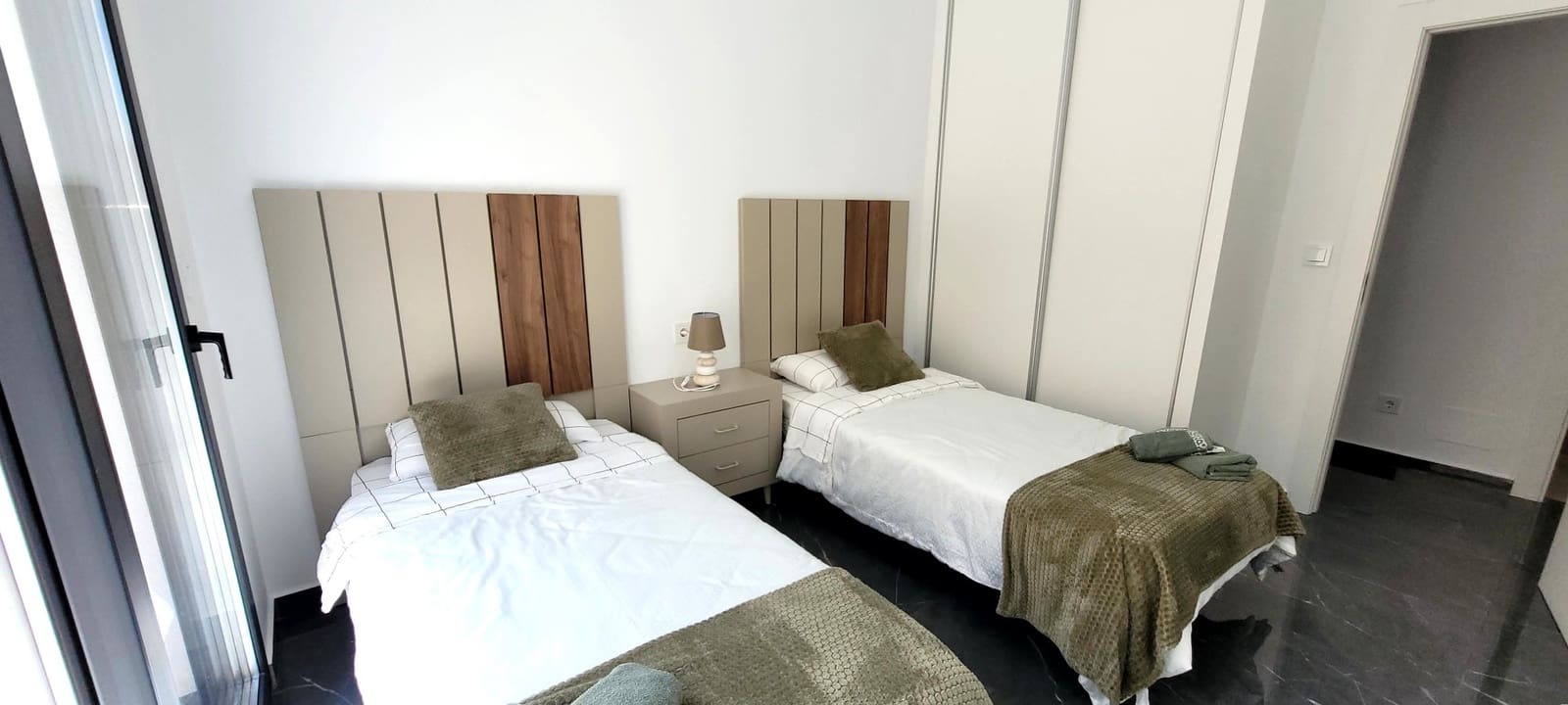 3 slaapkamer Villa voor vakantieverhuur in Benijofar met zwembad garage - € 980 (Ref: 9771855)