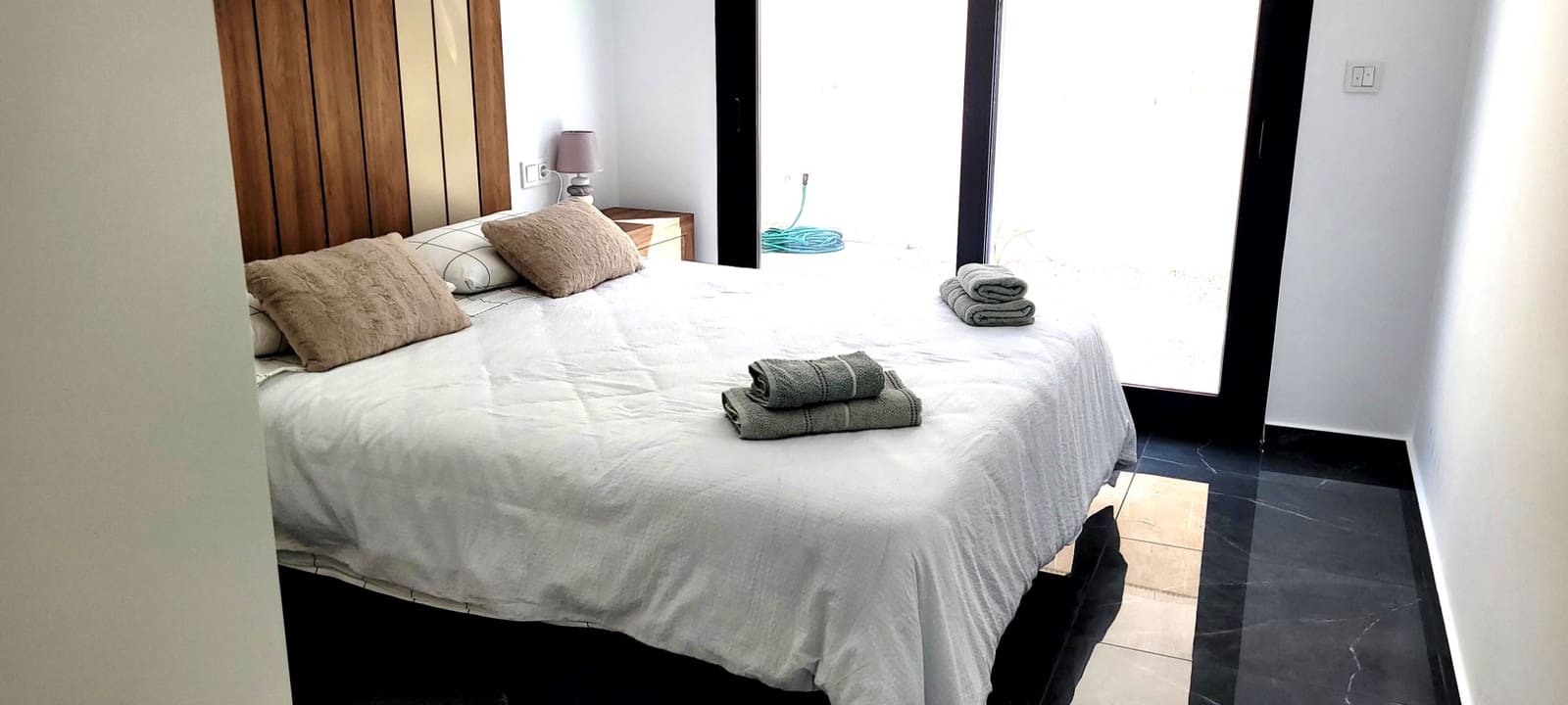 3 slaapkamer Villa voor vakantieverhuur in Benijofar met zwembad garage - € 980 (Ref: 9771855)