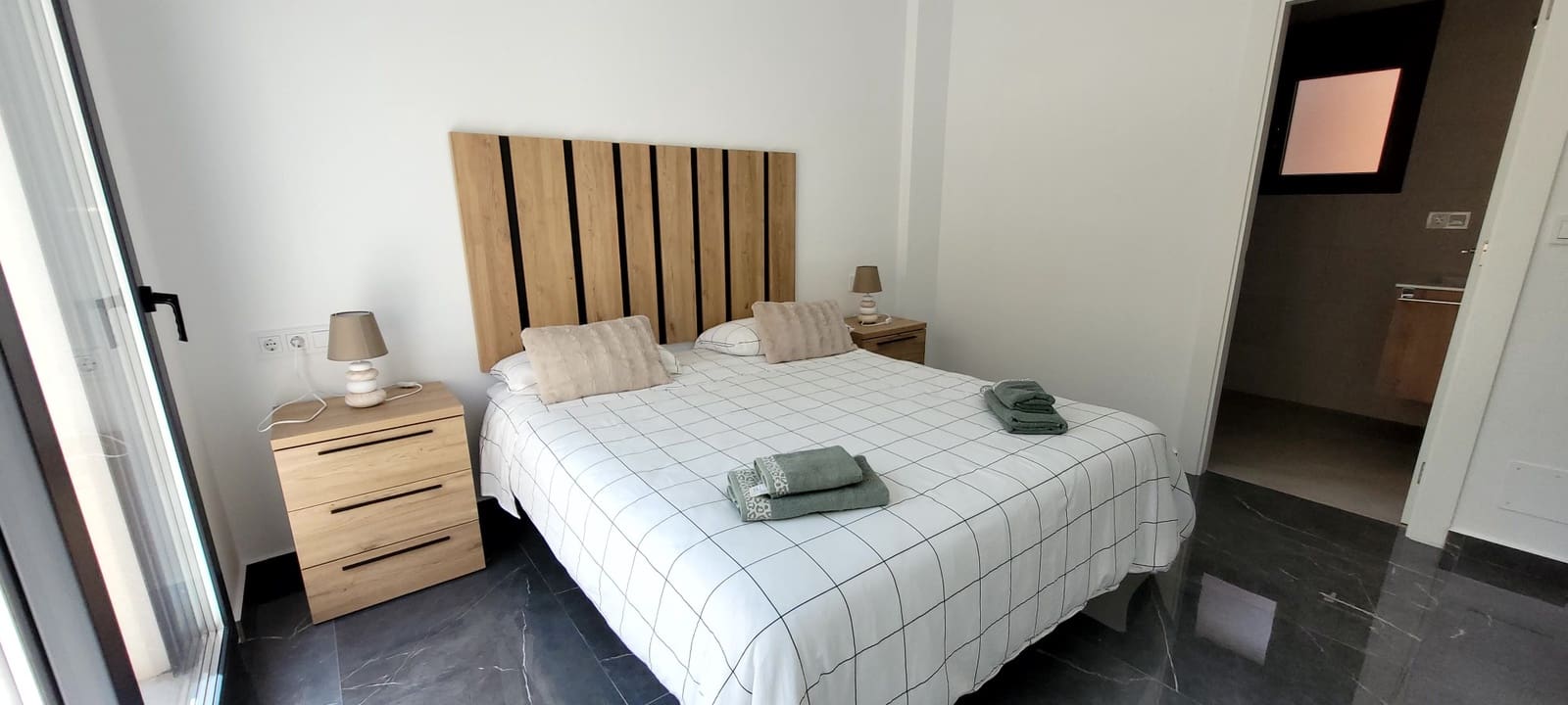 3 slaapkamer Villa voor vakantieverhuur in Benijofar met zwembad garage - € 980 (Ref: 9771855)