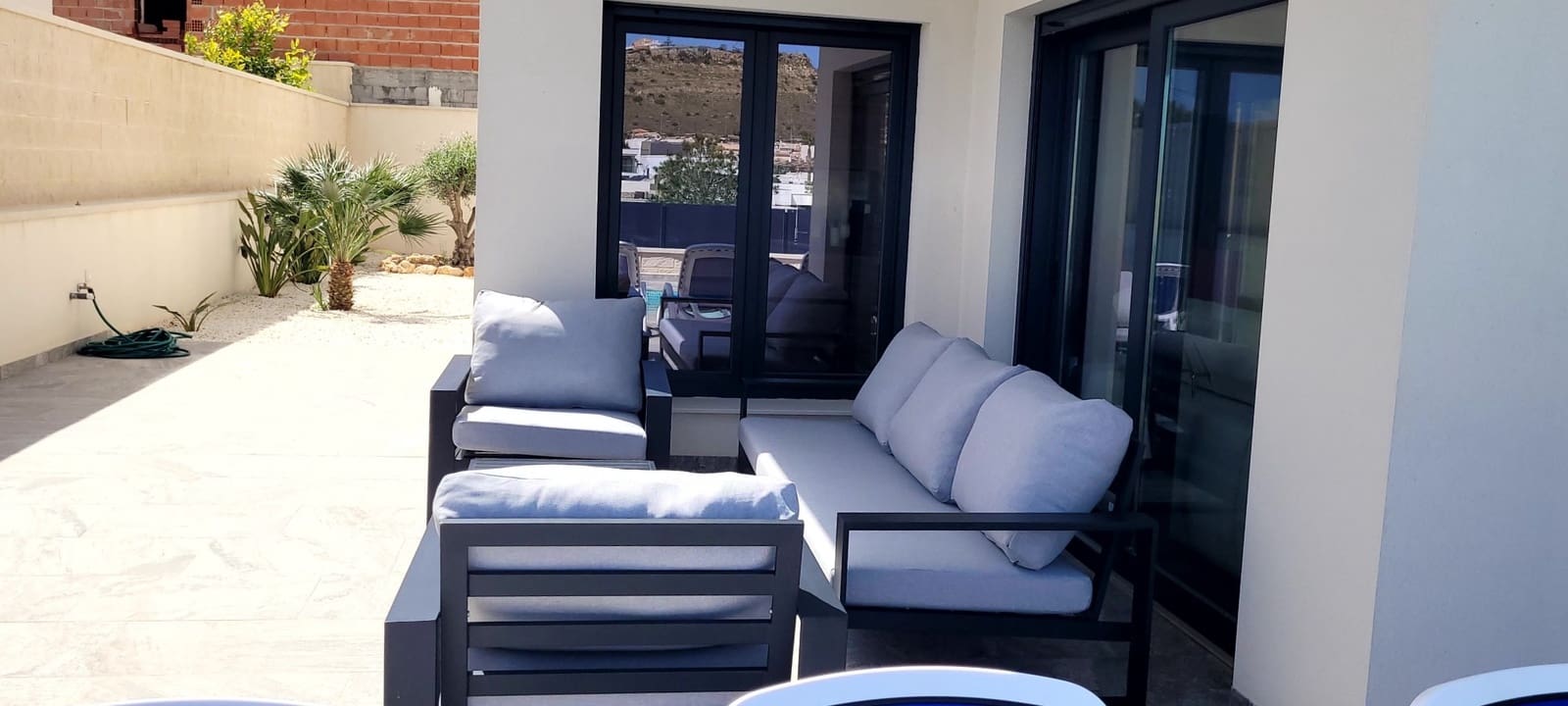 3 slaapkamer Villa voor vakantieverhuur in Benijofar met zwembad garage - € 980 (Ref: 9771855)