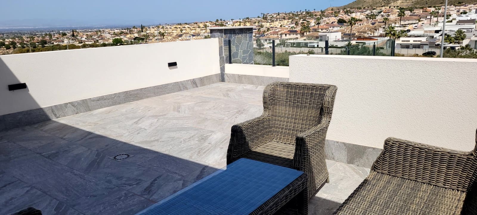 3 slaapkamer Villa voor vakantieverhuur in Benijofar met zwembad garage - € 980 (Ref: 9771855)