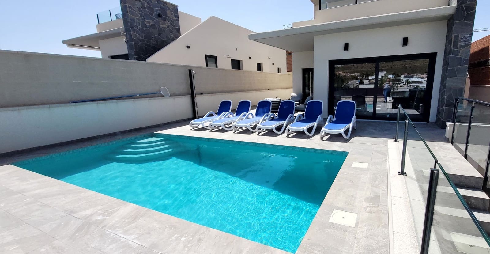 3 slaapkamer Villa voor vakantieverhuur in Benijofar met zwembad garage - € 980 (Ref: 9771855)