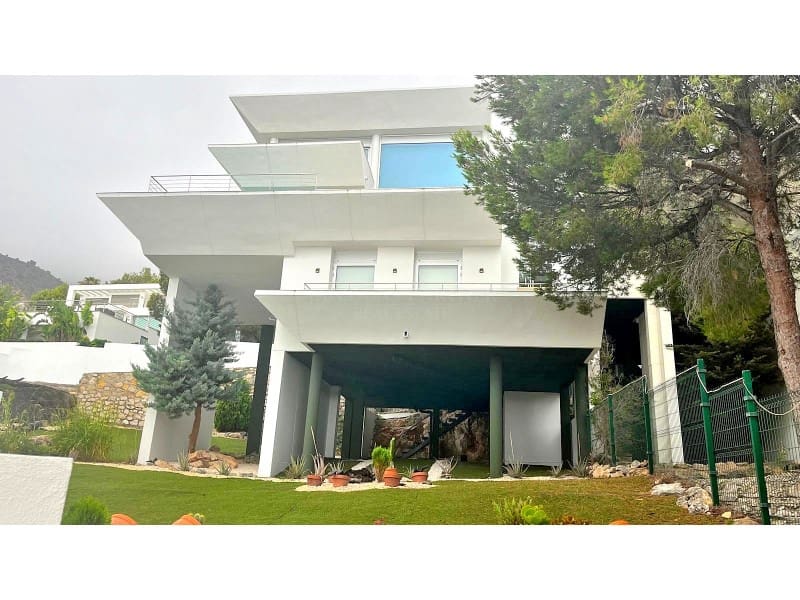 4 bedroom Villa for sale in Altea la Vella - € 1,250,000 (Ref: 9794436)