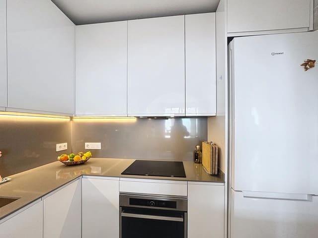 3 slaapkamer Appartement te koop in Moraira, Teulada-Moraira met zwembad - € 380.000 (Ref: 9814308)