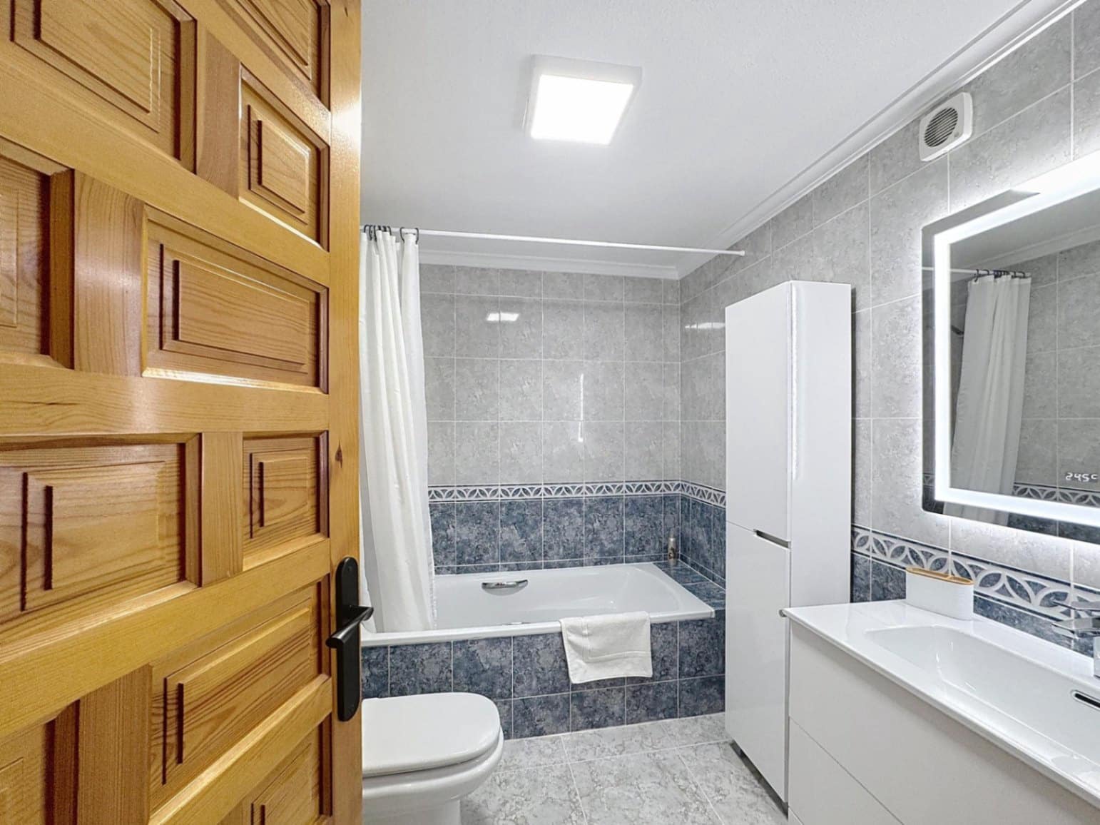 3 soveværelse Lejlighed til salg i Moraira med swimmingpool - € 380.000 (Ref: 9814308)