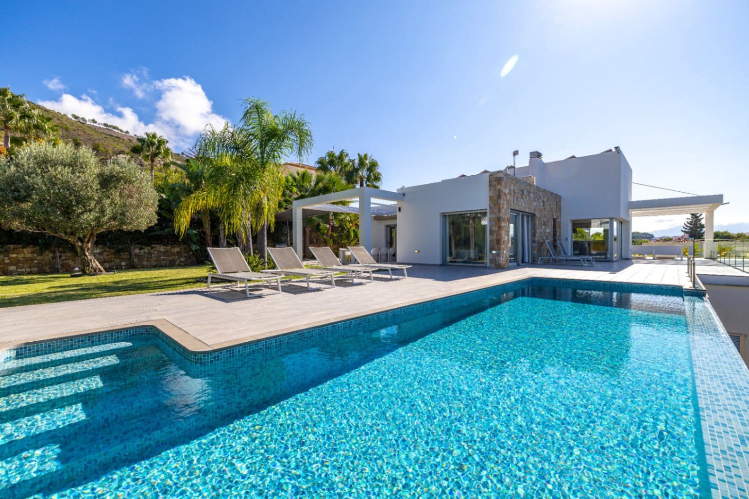 5 sypialnia Willa na sprzedaż w Javea / Xabia z basenem - 1 695 000 € (Ref: 9814310)
