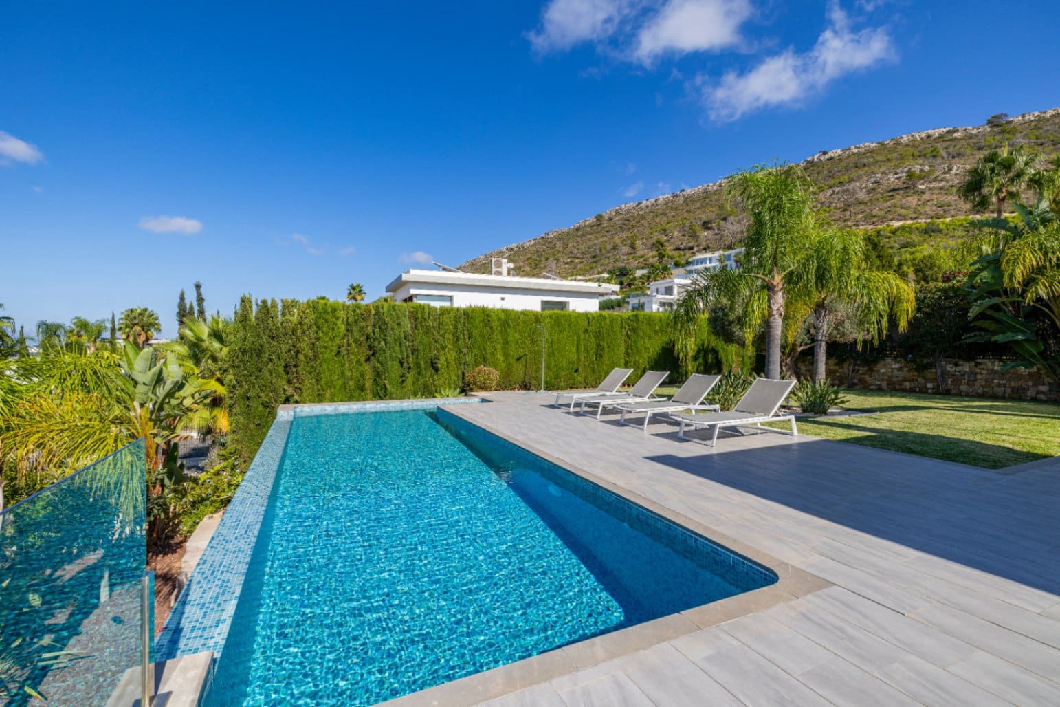 5 sypialnia Willa na sprzedaż w Javea / Xabia z basenem - 1 695 000 € (Ref: 9814310)
