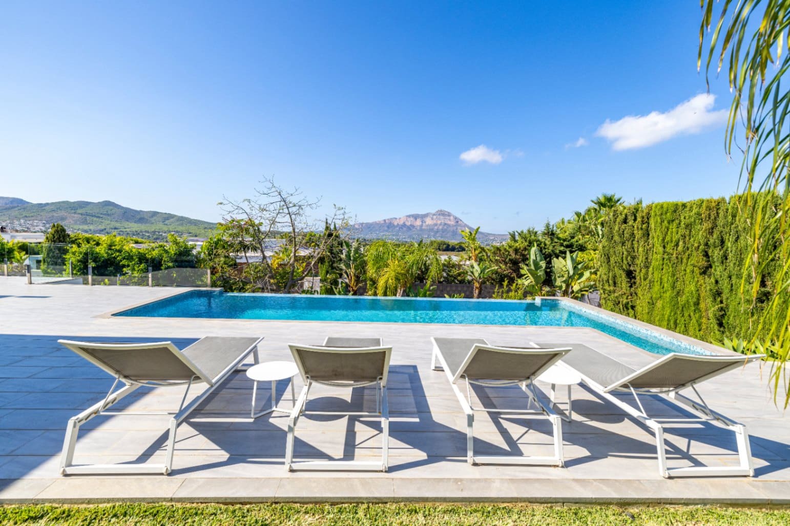 5 sypialnia Willa na sprzedaż w Javea / Xabia z basenem - 1 695 000 € (Ref: 9814310)