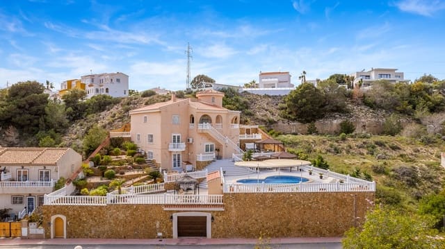 Chalet de 7 habitaciones en Ciudad Quesada, Rojales en venta con piscina - 690.000 € (Ref: 9826387)