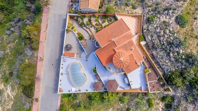 Chalet de 7 habitaciones en Ciudad Quesada, Rojales en venta con piscina - 690.000 € (Ref: 9826387)