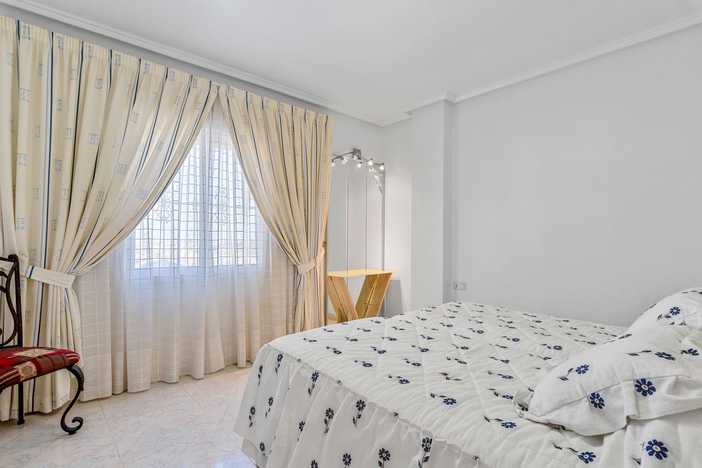 Chalet de 7 habitaciones en Ciudad Quesada en venta con piscina - 690.000 € (Ref: 9826387)